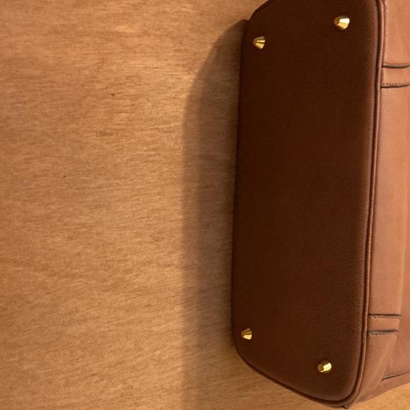 Faux leather brown lock satchel - Picture 3 of 10